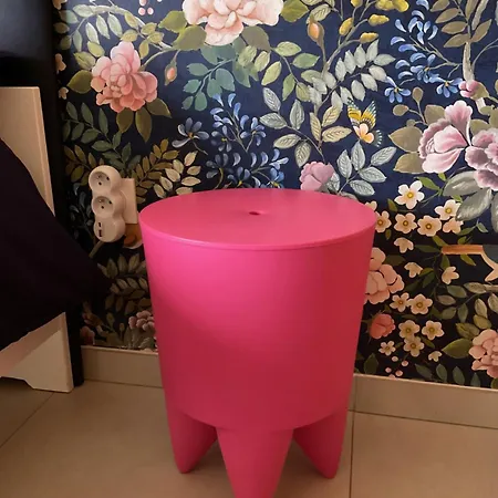 Couette-café Avec 2 D'hôtes Pour 1 à 4 Personnes Avec Vue Mer, Terrasse, Parking Privé, Proche Port Et Aéroport, Petit Déjeuner Inclus