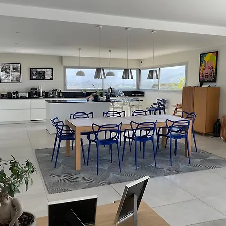 ベッド・アンド・ブレックファスト Avec 2 D'hotes Pour 1 A 4 Personnes Avec Terrasse, Vue Mer, Parking Prive, Proche Port Et Aeroport, Petit Dejeuner Inclus
