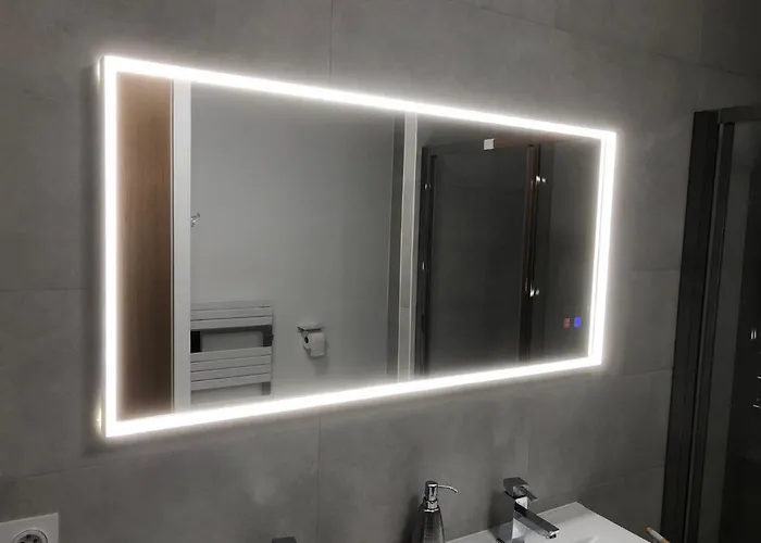 Avec 2 D'hôtes Pour 1 à 4 Personnes Avec Vue Mer, Terrasse, Parking Privé, Proche Port Et Aéroport, Petit Déjeuner Inclus Couette-café Ajaccio (Corsica)