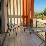 Avec 2 D'hotes Pour 1 A 4 Personnes Avec Vue Mer, Terrasse, Parking Prive, Proche Port Et Aeroport, Petit Dejeuner Inclus Oda ve Kahvaltı 4*