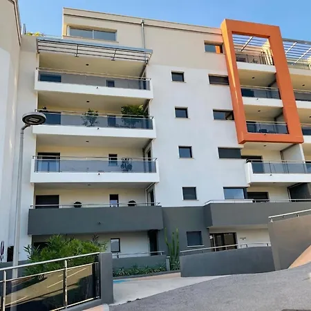 Avec 2 D'hotes Pour 1 A 4 Personnes Avec Vue Mer, Terrasse, Climatisation, Parking Prive, Proche Port Et Aeroport, Petit Dejeuner Inclus 4* Ajaccio (Corsica)