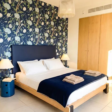 Avec 2 D'hotes Pour 1 A 4 Personnes Avec Vue Mer, Terrasse, Parking Prive, Proche Port Et Aeroport, Petit Dejeuner Inclus 4* Ajaccio (Corsica)