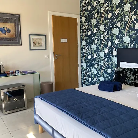 Avec 2 D'hotes Pour 1 A 4 Personnes Avec Vue Mer, Terrasse, Climatisation, Parking Prive, Proche Port Et Aeroport, Petit Dejeuner Inclus Nocleg ze śniadaniem Ajaccio (Corsica)