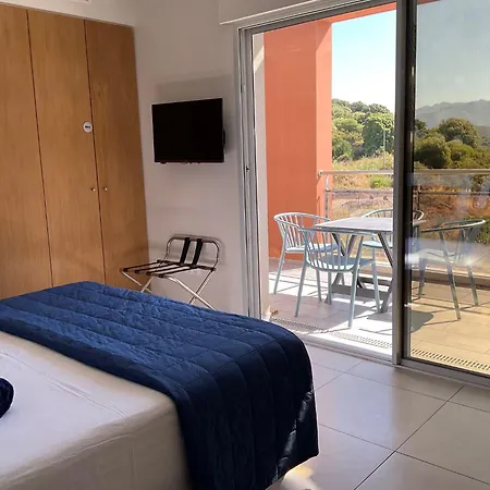 Avec 2 D'hotes Pour 1 A 4 Personnes Avec Vue Mer, Terrasse, Climatisation, Parking Prive, Proche Port Et Aeroport, Petit Dejeuner Inclus 4* Ajaccio (Corsica)